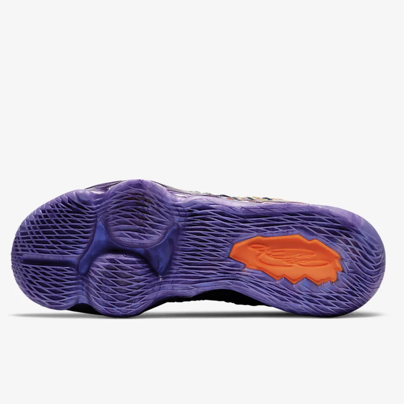 SEPATU BASKET NIKE LeBron 17 QS