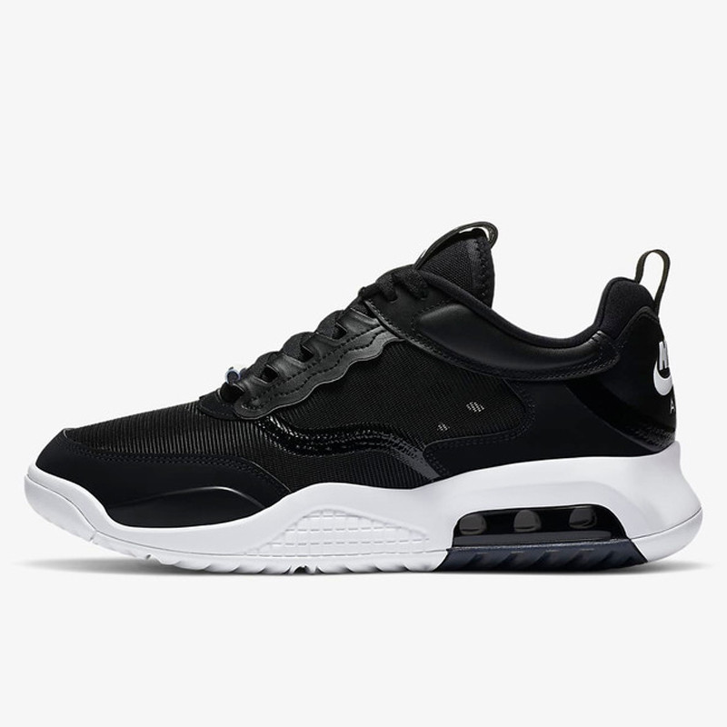 SEPATU SNEAKERS AIR JORDAN Max 200