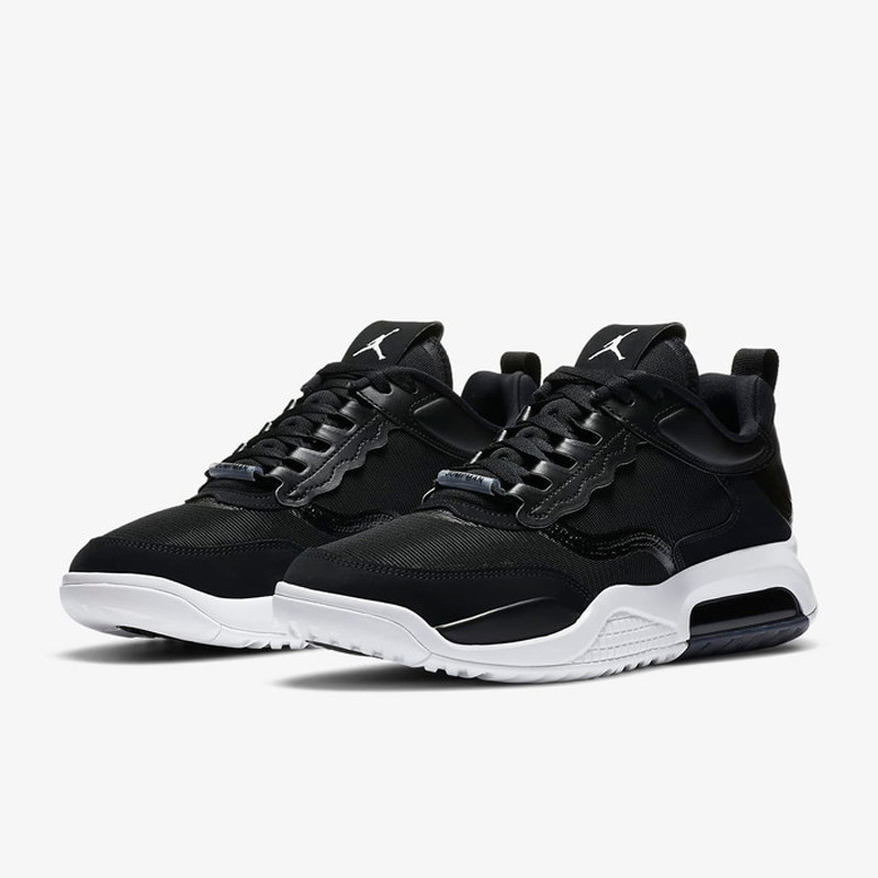 SEPATU SNEAKERS AIR JORDAN Max 200