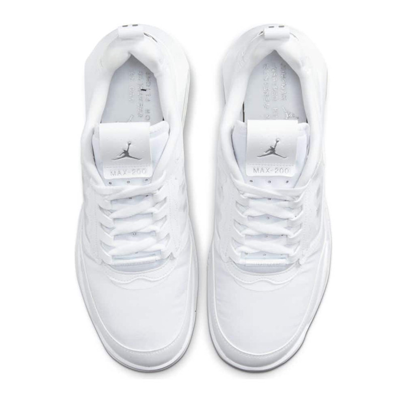 SEPATU BASKET AIR JORDAN Max 200