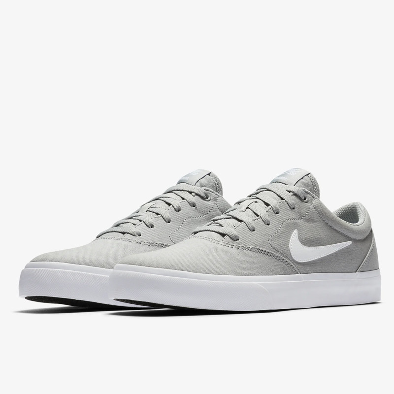 SEPATU SNEAKERS NIKE SB Charge Canvas