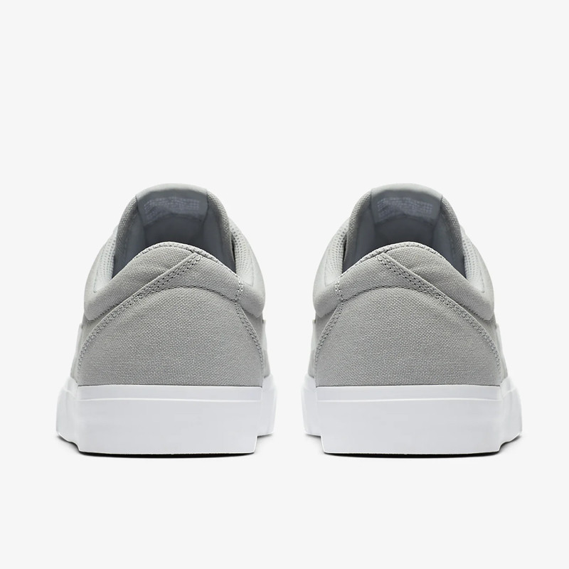 SEPATU SNEAKERS NIKE SB Charge Canvas