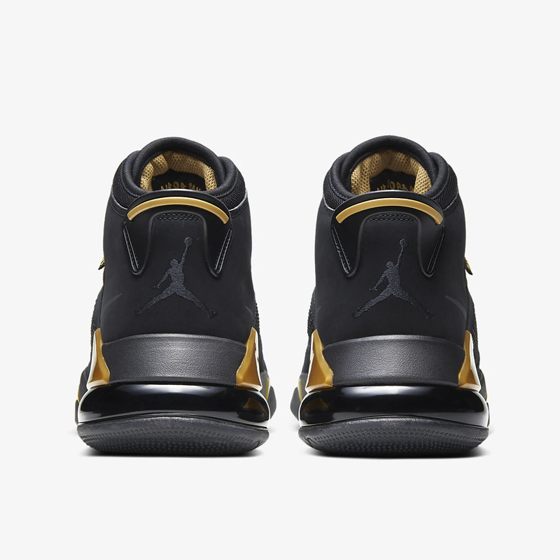 SEPATU BASKET AIR JORDAN Mars 270 DMP
