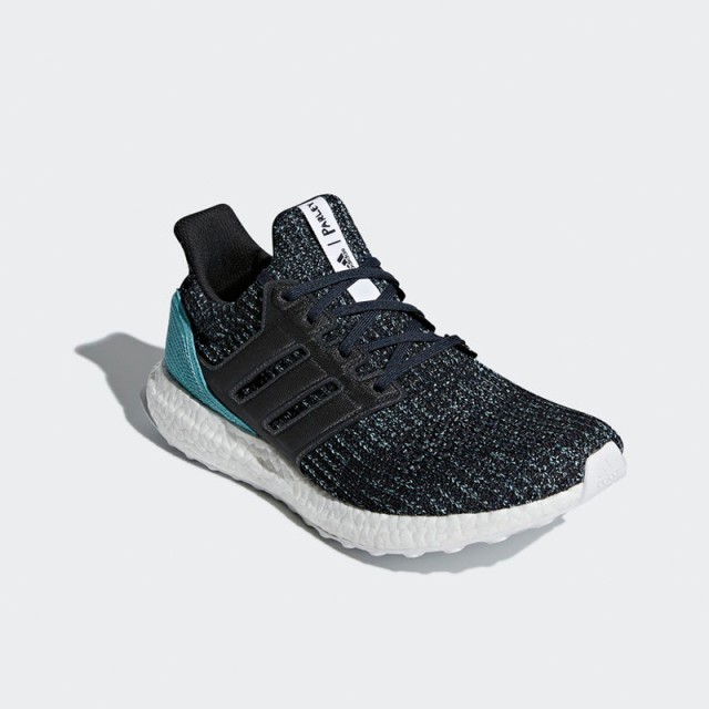 SEPATU LARI ADIDAS Ultraboost Parley