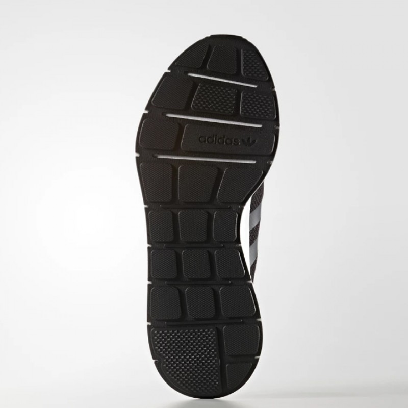 SEPATU SNEAKERS ADIDAS Swift Run