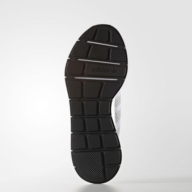 SEPATU SNEAKERS ADIDAS Swift Run Primeknit