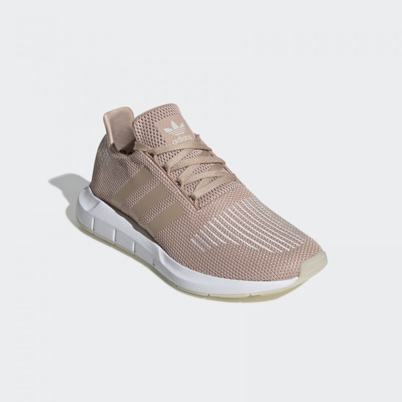 SEPATU SNEAKERS ADIDAS Wmns Swift Run