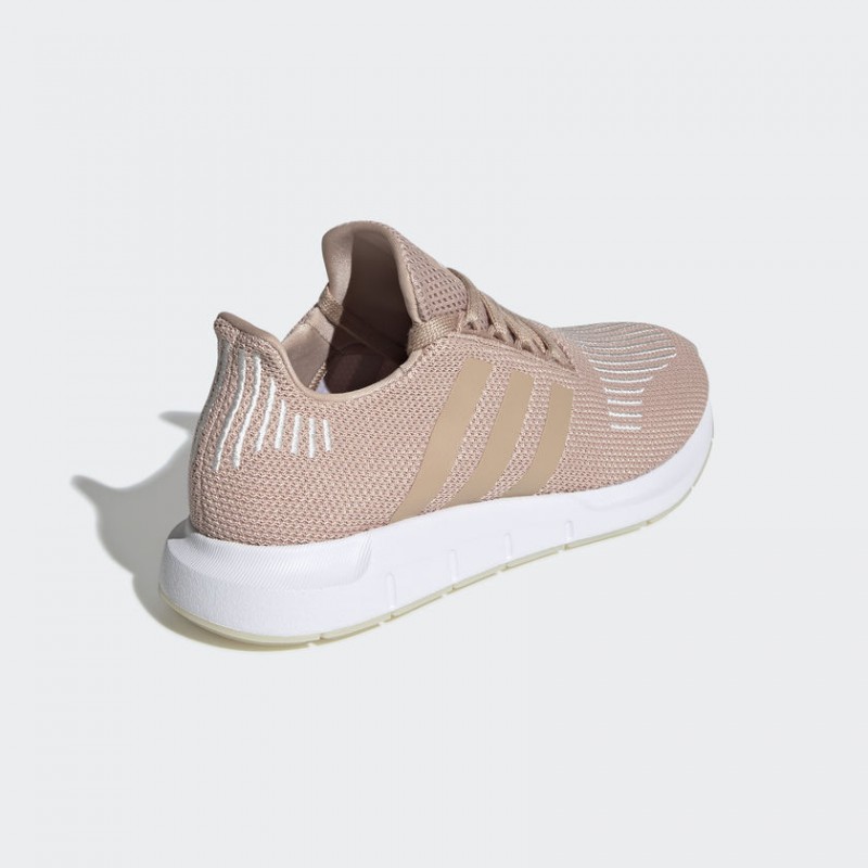SEPATU SNEAKERS ADIDAS Wmns Swift Run