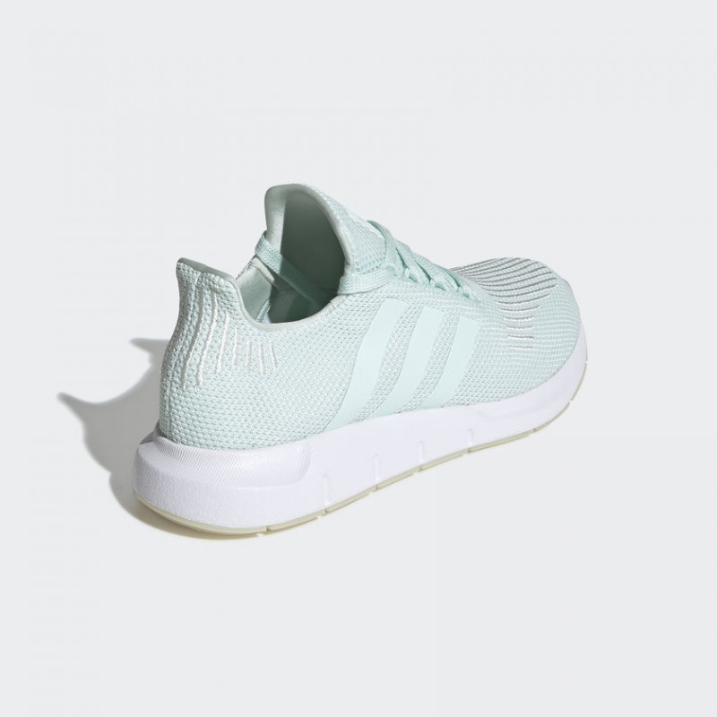SEPATU SNEAKERS ADIDAS Wmns Swift Run