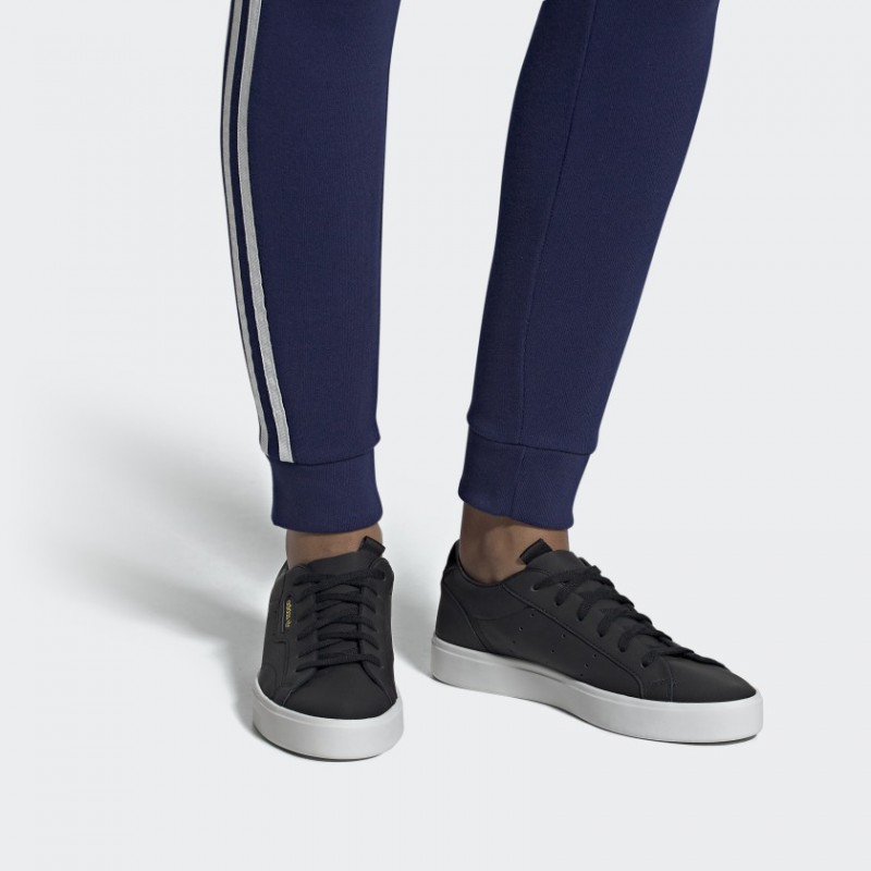 SEPATU SNEAKERS ADIDAS Wmns Sleek