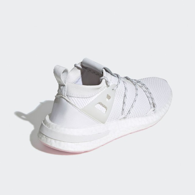 SEPATU SNEAKERS ADIDAS Wmns Arkyn Knit Boost