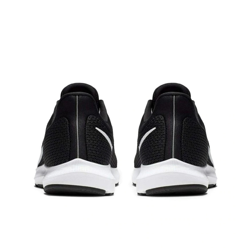 SEPATU LARI NIKE Quest 2