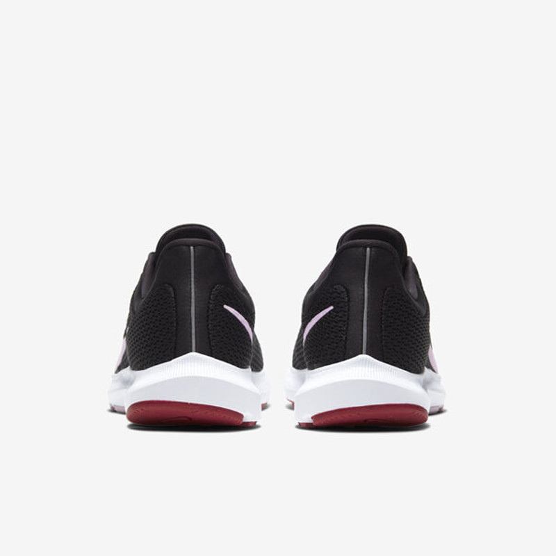 SEPATU LARI NIKE Wmns Quest 2