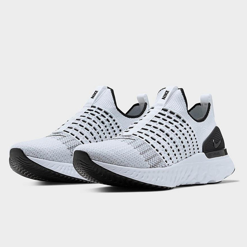 SEPATU LARI NIKE React Phantom Run Flyknit 2