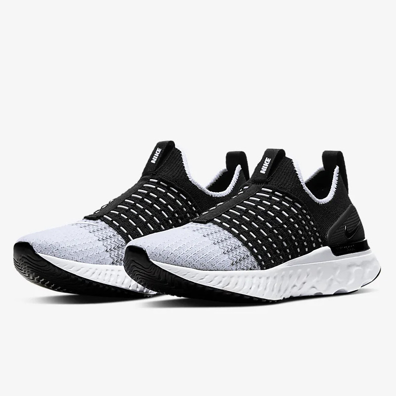SEPATU LARI NIKE Wmns React Phantom Run Flyknit 2