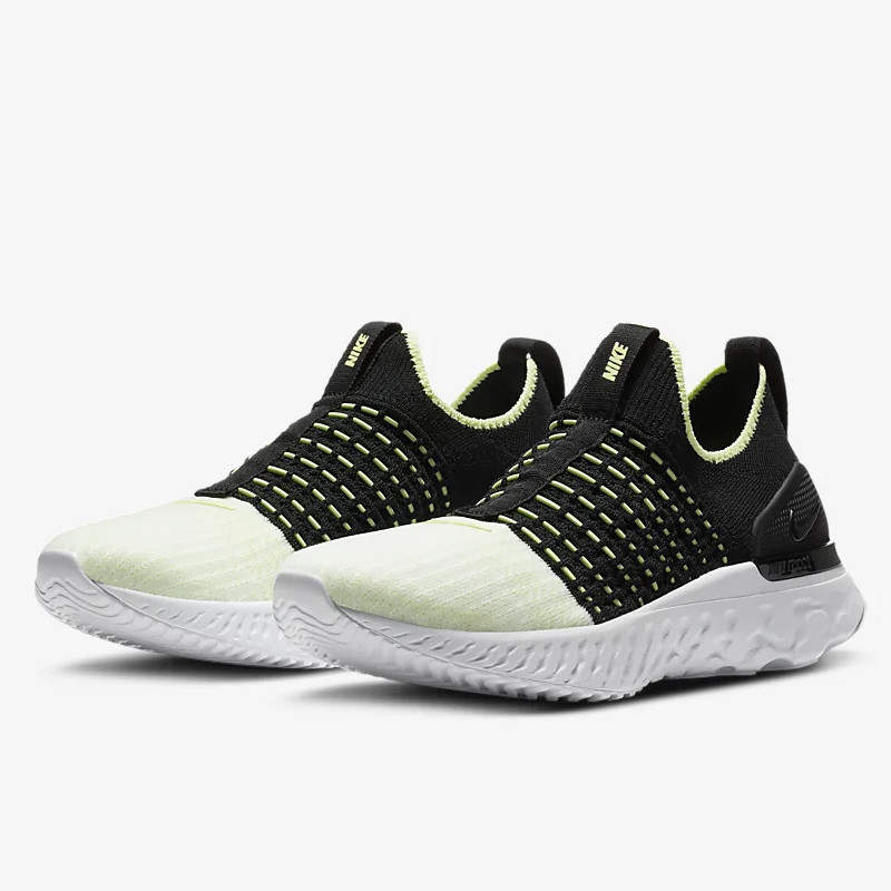 SEPATU LARI NIKE Wmns React Phantom Run Flyknit 2