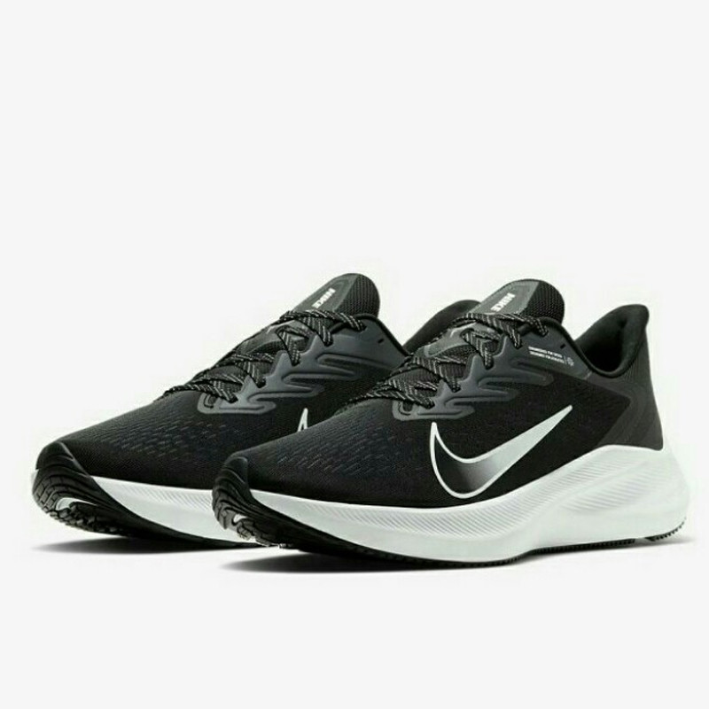 SEPATU LARI NIKE Zoom Winflo 7