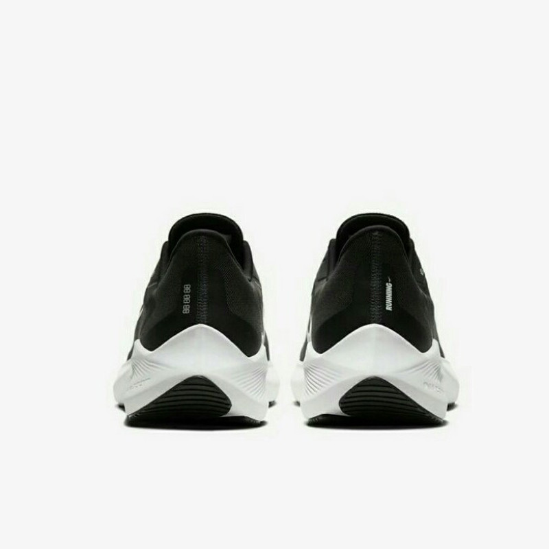 SEPATU LARI NIKE Zoom Winflo 7
