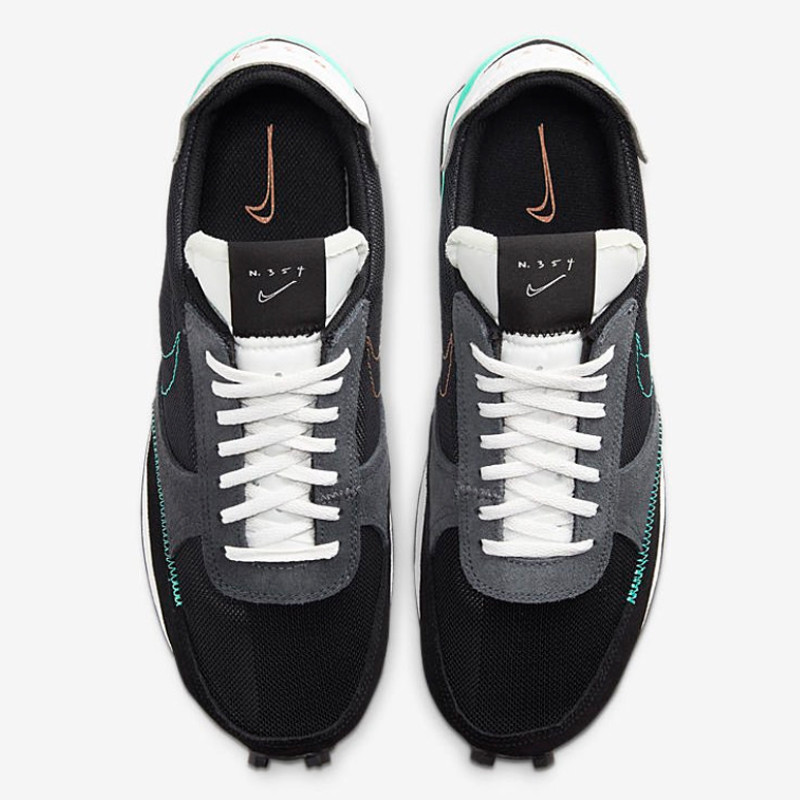SEPATU SNEAKERS NIKE Daybreak Type