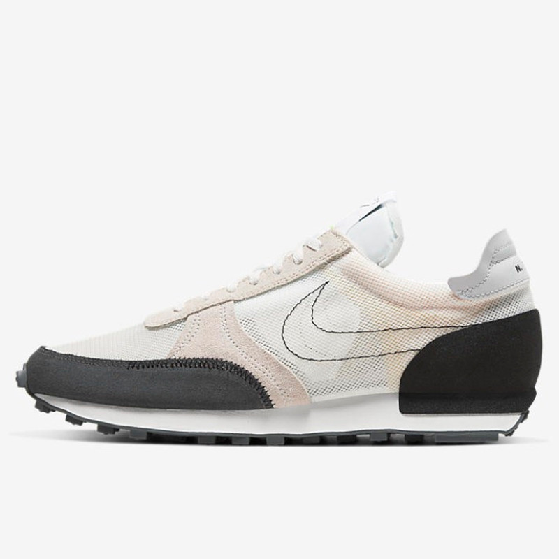 Sepatu Sneakers Nike Daybreak Type White