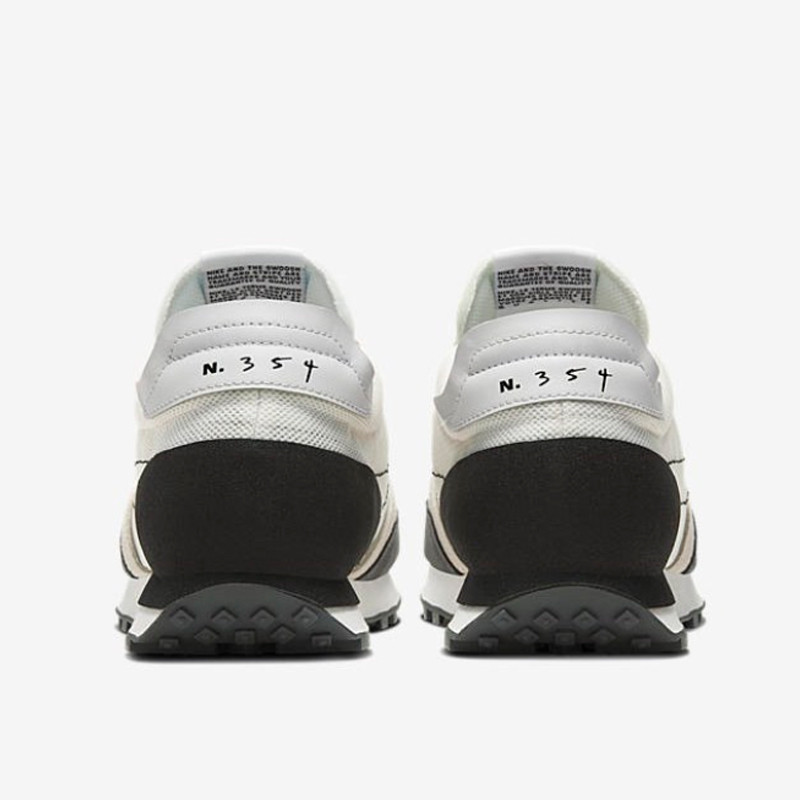 SEPATU SNEAKERS NIKE Daybreak Type