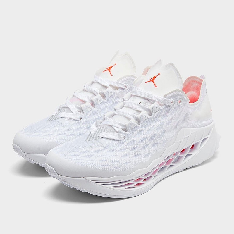 SEPATU LARI AIR JORDAN Zoom Trunner Ultimate