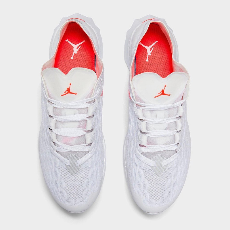 SEPATU LARI AIR JORDAN Zoom Trunner Ultimate