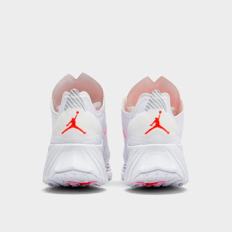 SEPATU LARI AIR JORDAN Zoom Trunner Ultimate