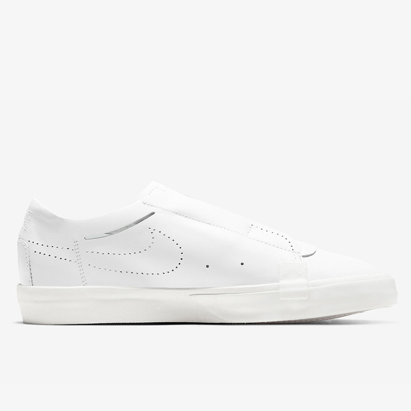 SEPATU SNEAKERS NIKE Wmns Blazer Low Kickdown