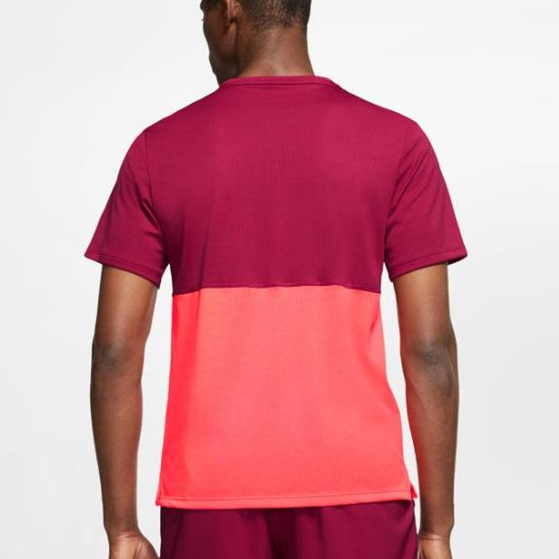 BAJU LARI NIKE Breathe Run Short Sleeve Tee