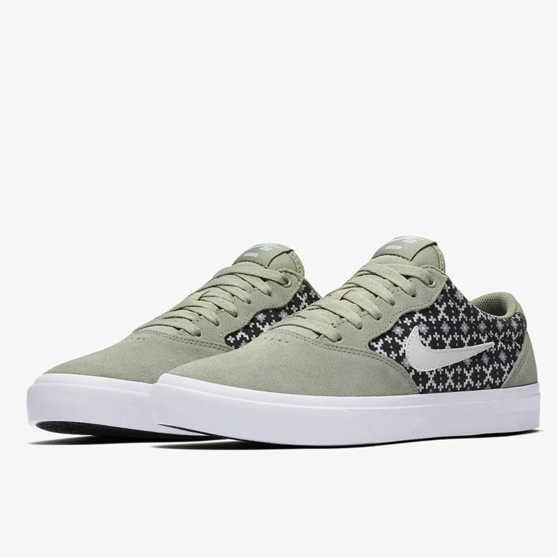 SEPATU SNEAKERS NIKE SB Chron Solarsoft PRM