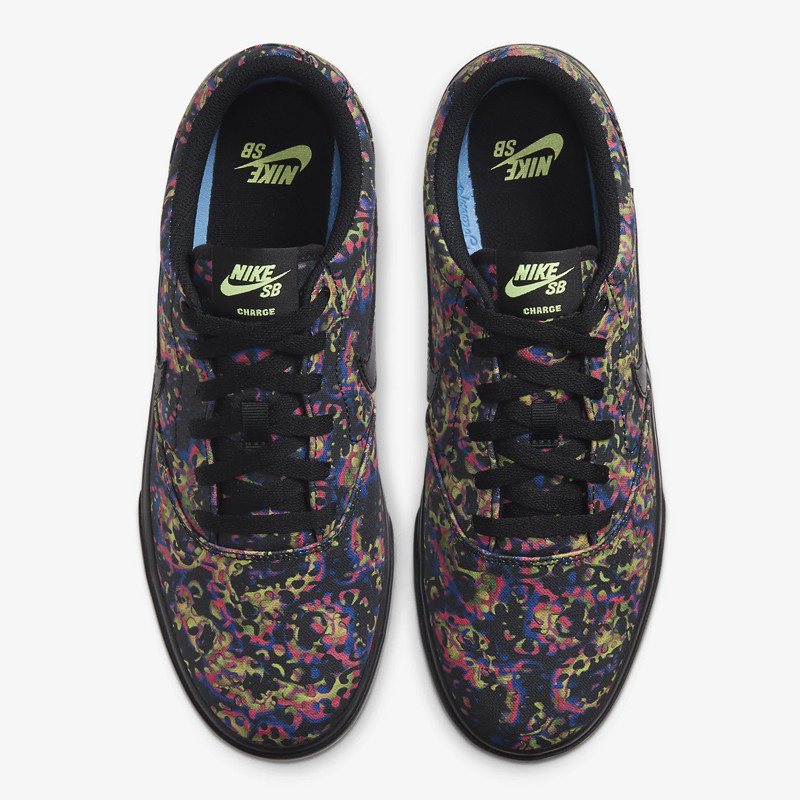 SEPATU SNEAKERS NIKE SB Charge PRM