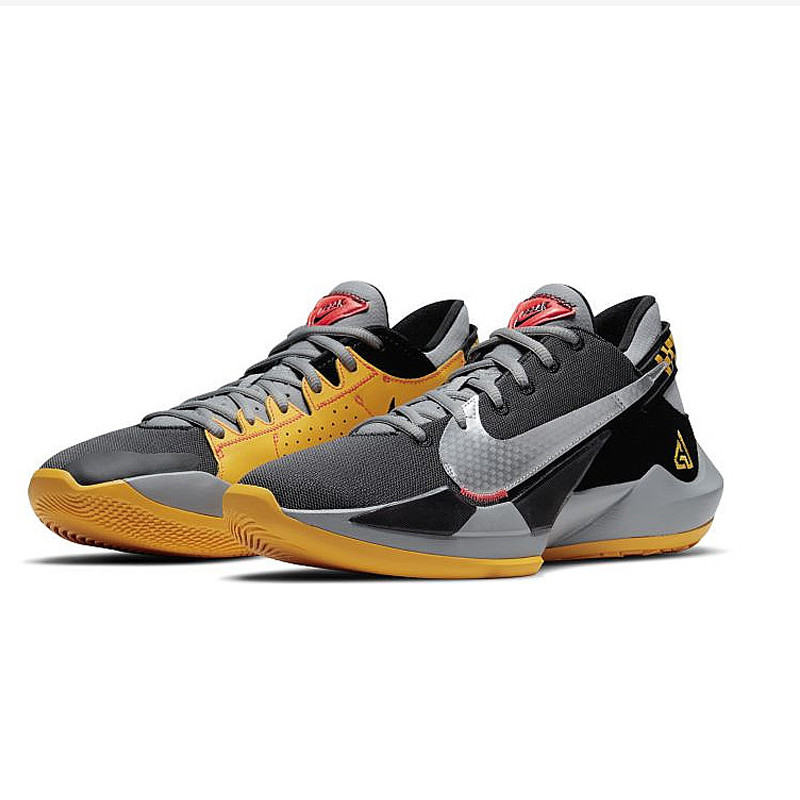 SEPATU BASKET NIKE Zoom Freak 2