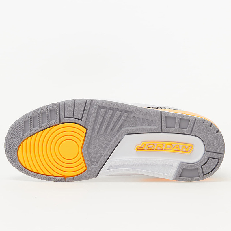 SEPATU BASKET AIR JORDAN Wmns AJ 3 Retro