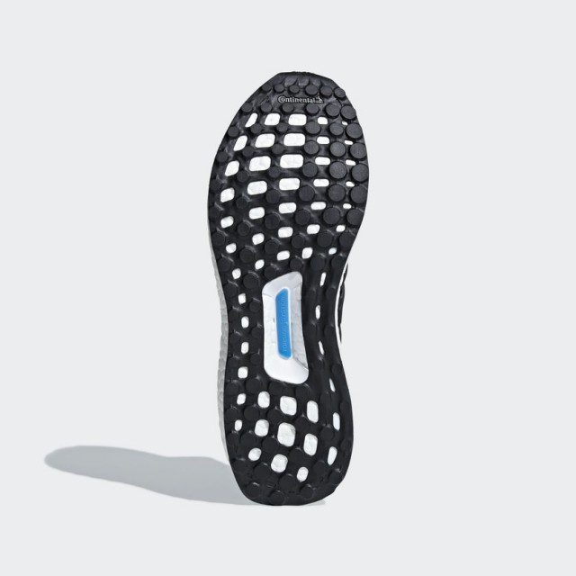 SEPATU LARI ADIDAS Ultraboost Parley