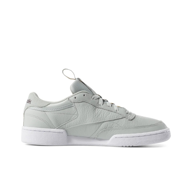 SEPATU SNEAKERS REEBOK Club C 85 MU