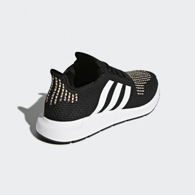 SEPATU SNEAKERS ADIDAS Wmns Swift Run