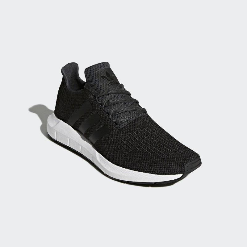 SEPATU SNEAKERS ADIDAS Swift Run