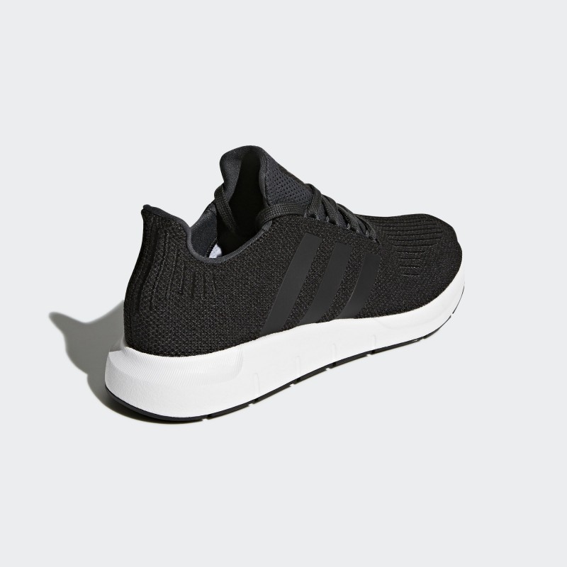 SEPATU SNEAKERS ADIDAS Swift Run