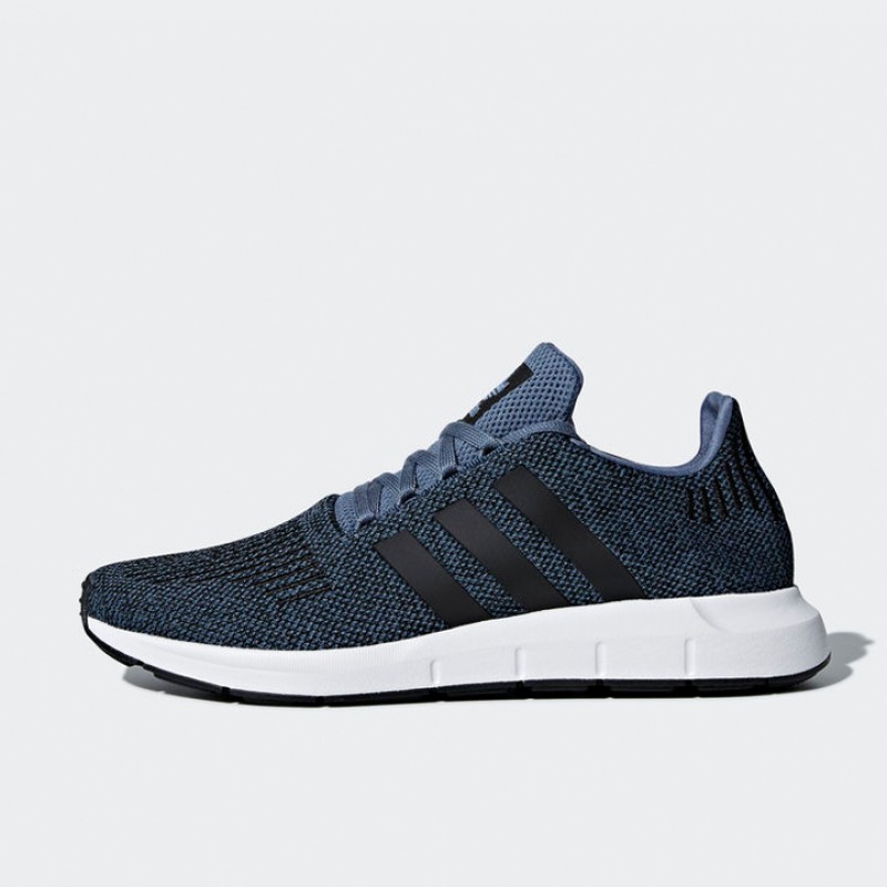 SEPATU SNEAKERS ADIDAS Swift Run