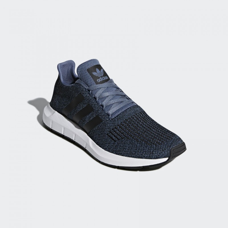 SEPATU SNEAKERS ADIDAS Swift Run
