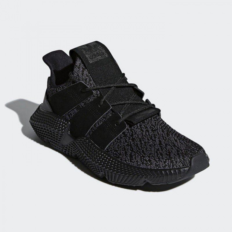SEPATU SNEAKERS ADIDAS Prophere