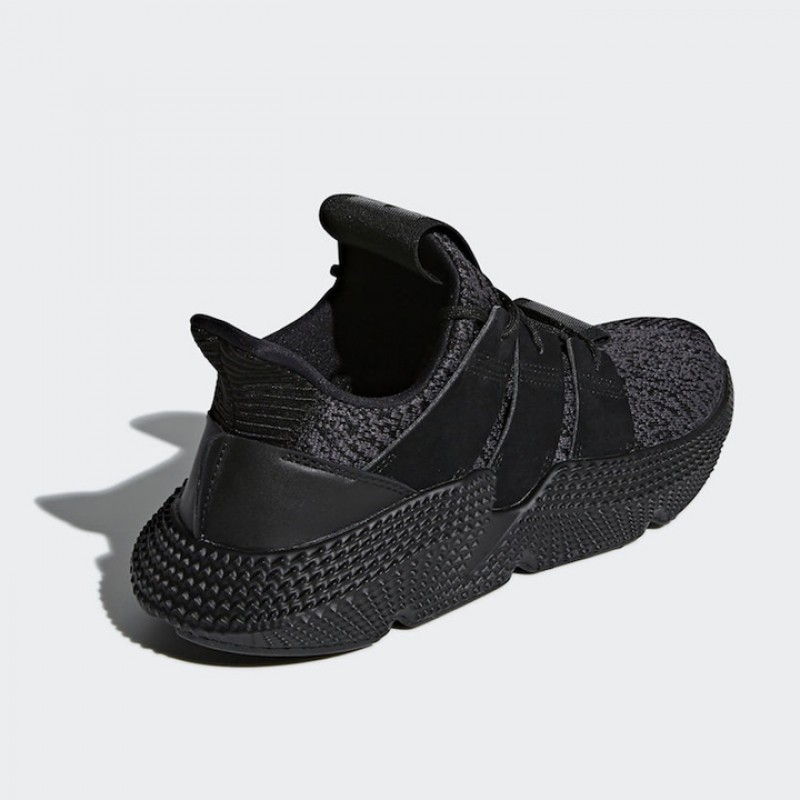 SEPATU SNEAKERS ADIDAS Prophere