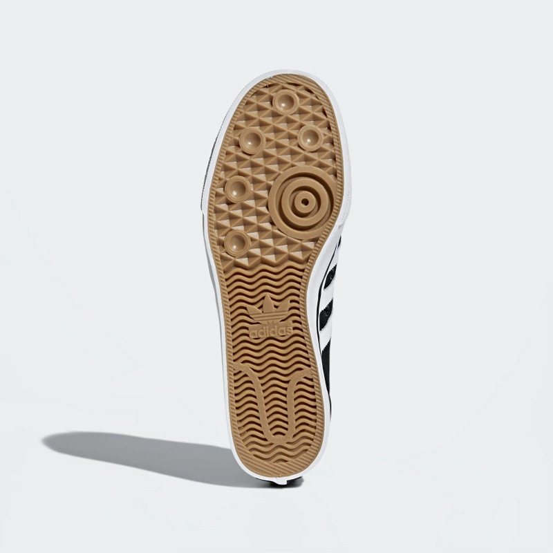 SEPATU SNEAKERS ADIDAS Nizza