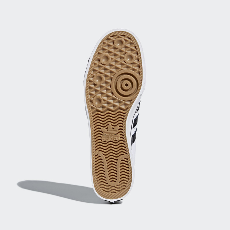 SEPATU SNEAKERS ADIDAS Nizza