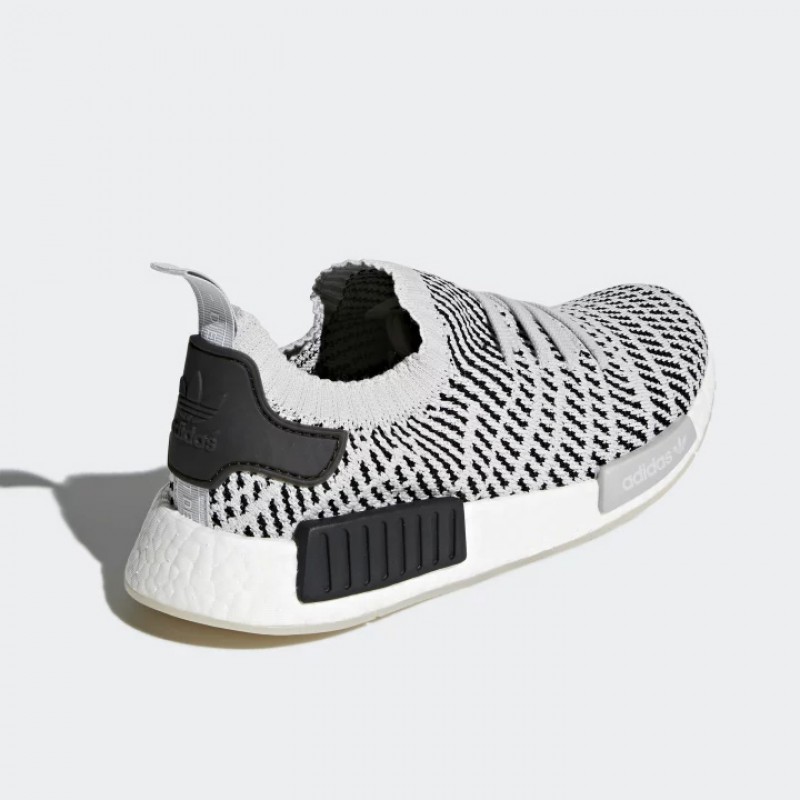 SEPATU SNEAKERS ADIDAS NMD R1 STLT Primeknit