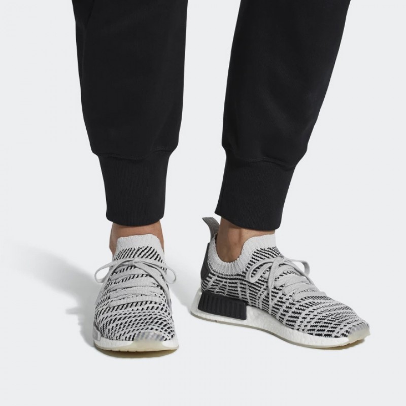SEPATU SNEAKERS ADIDAS NMD R1 STLT Primeknit