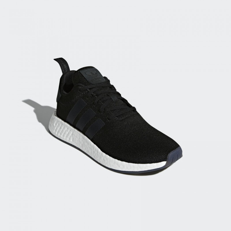 SEPATU SNEAKERS ADIDAS NMD R2