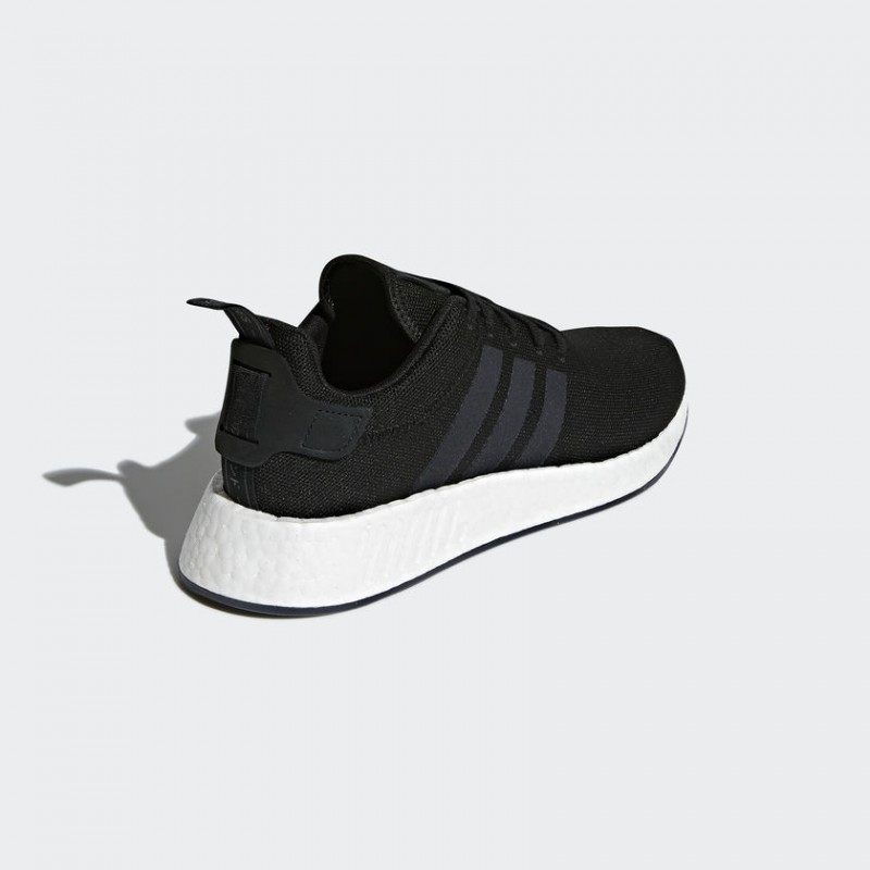 SEPATU SNEAKERS ADIDAS NMD R2