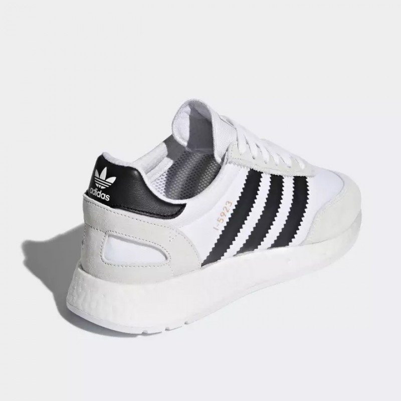 SEPATU SNEAKERS ADIDAS Iniki Runner